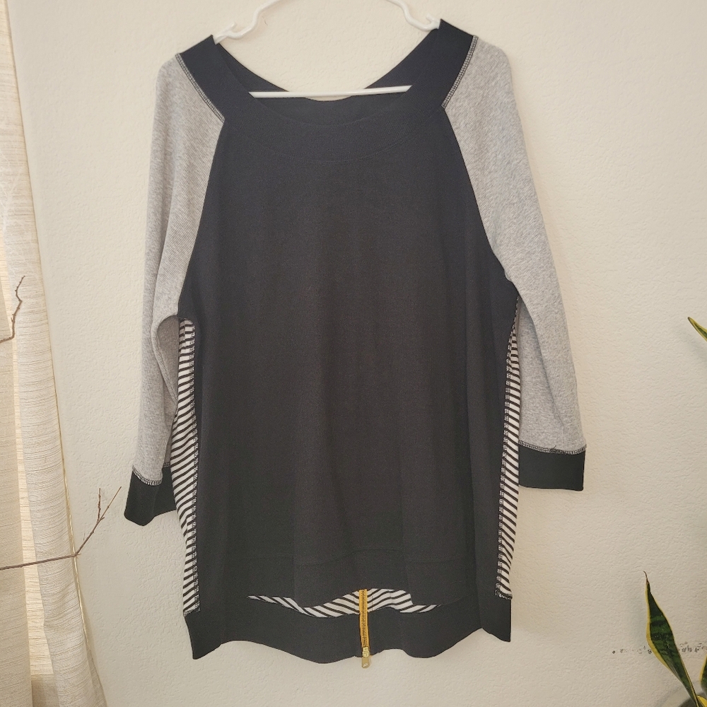 Zenergy By Chico's Womens Size 3 Pullover Top  Black Gray Yellow Back Zipper